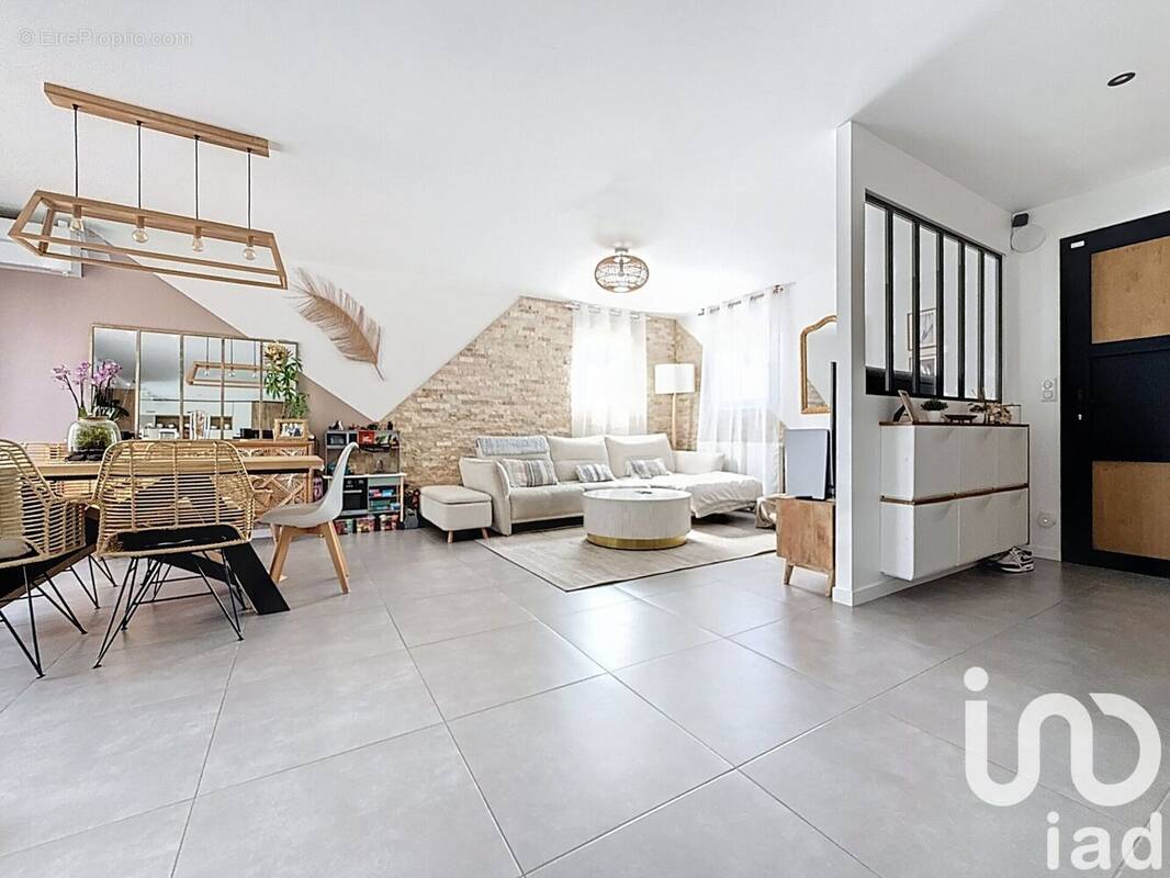 Photo 1 - Maison à MONTLHERY