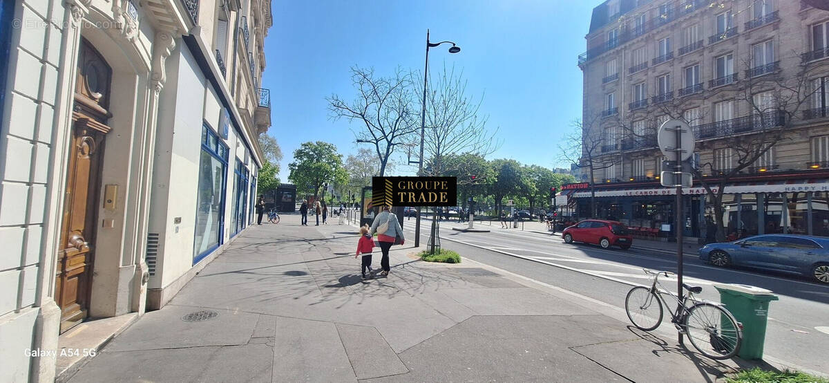 Commerce à PARIS-11E