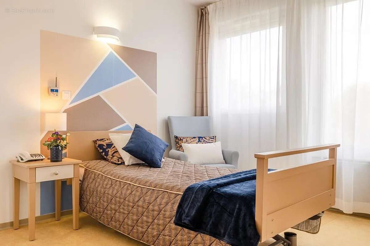 INVESTISSEMENT LOCATIF  LOULAY  Résidence EHPAD Les Jardins de Loulay  7 % de rentabilité - photo 2