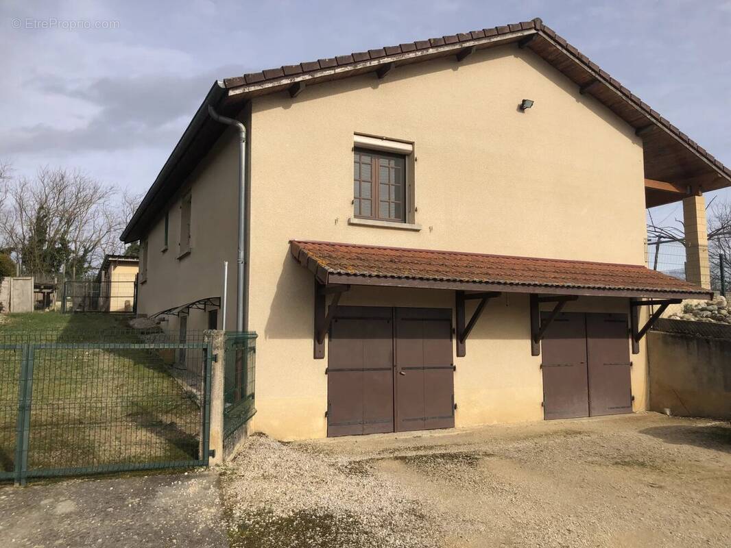 Maison à SAINT-ANTOINE-L'ABBAYE