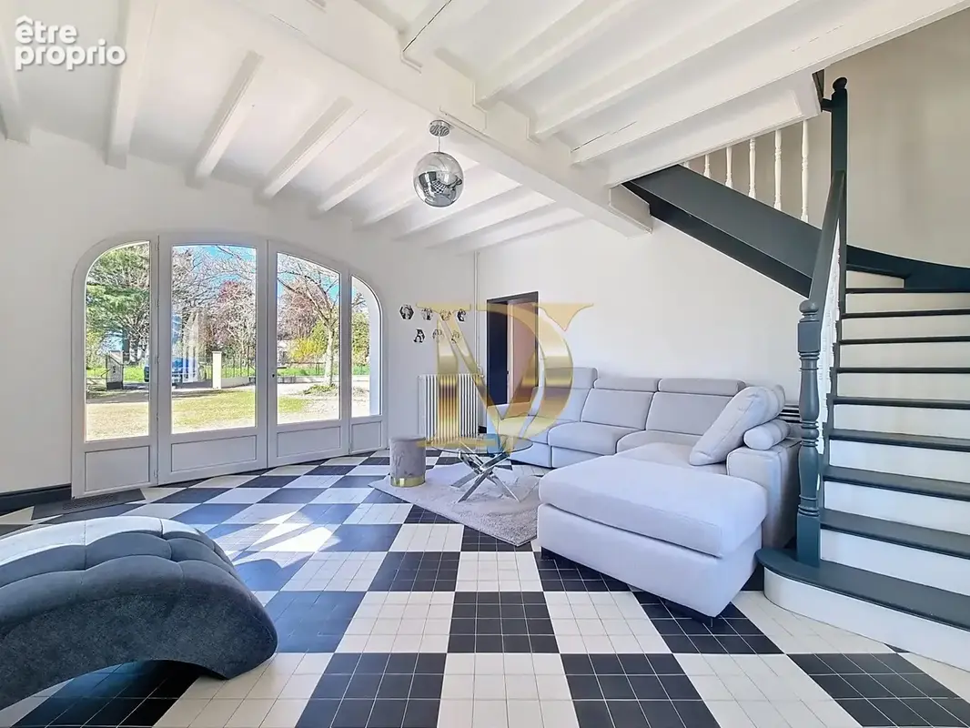 Maison 300 m² à Cere-La-Ronde  - photo 7
