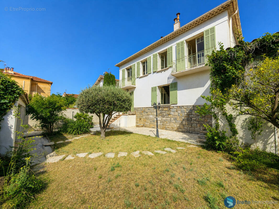 Maison à LA VALETTE-DU-VAR