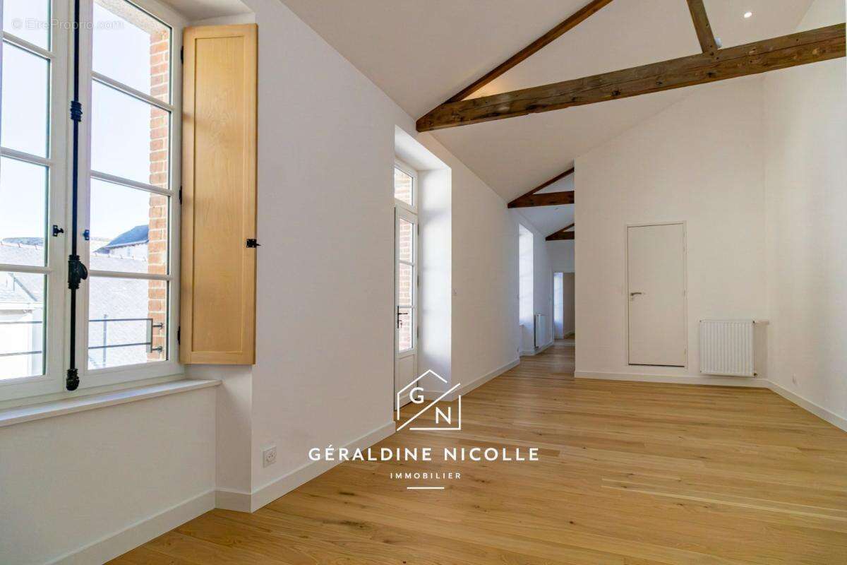 Maison de ville au pied des remparts  - 170m2 - plein centre - VANNES - photo 9