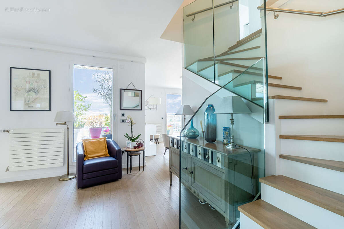 Appartement à PARIS-15E