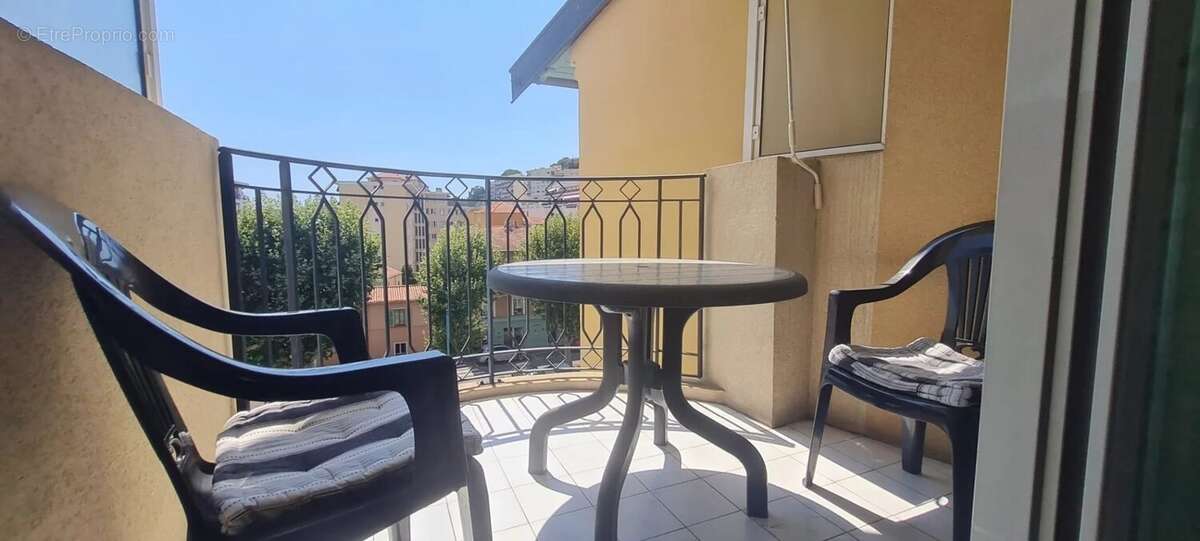 Appartement 67 m² à Menton  - photo 2