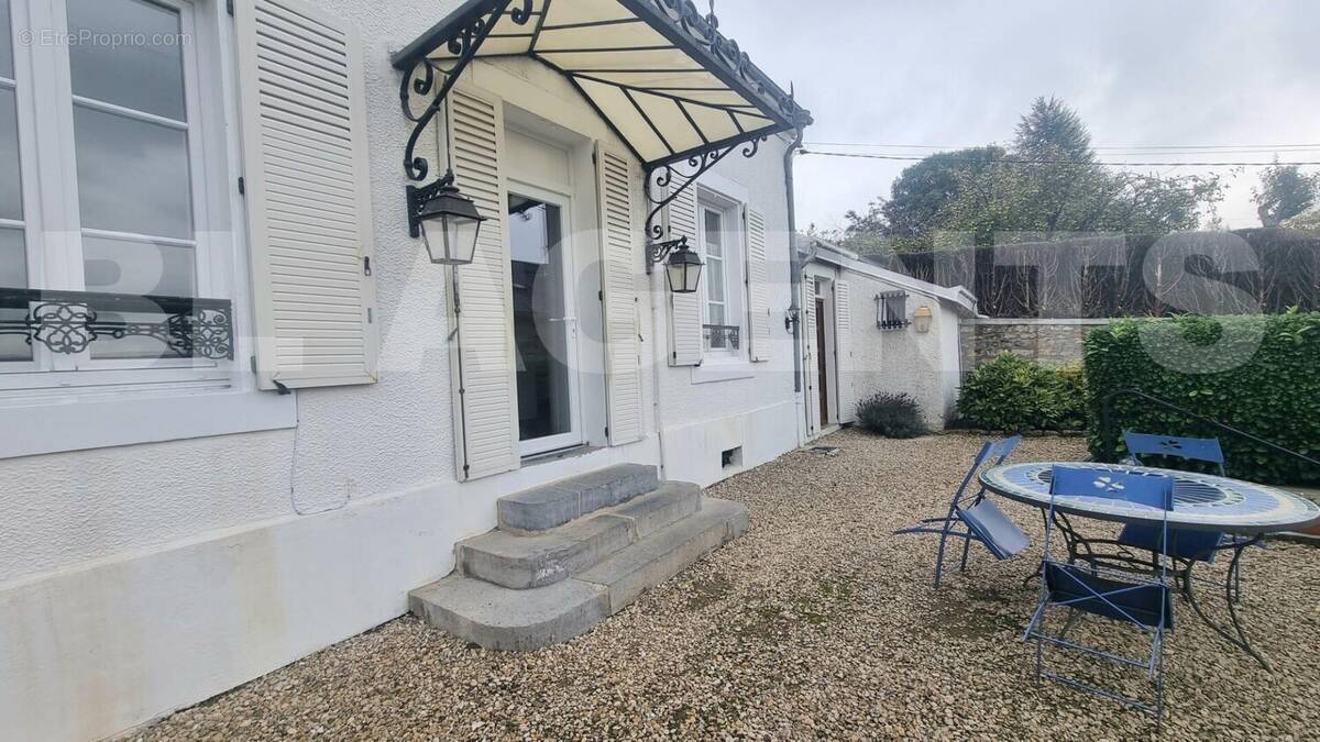 89acb4c0-0ce2-46c4-8dd5-60fc2fe7ade2 - Maison à BLAGNY