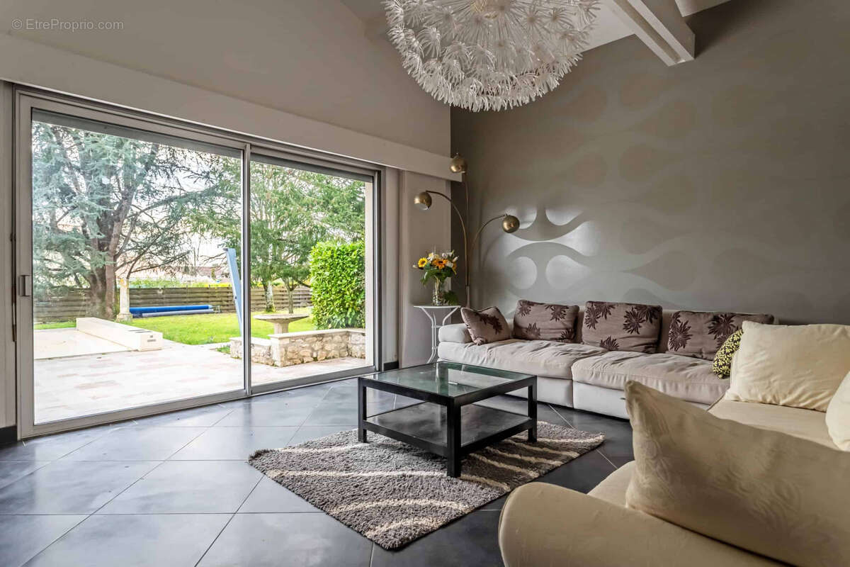 Village property with gite/annexe - photo 13
