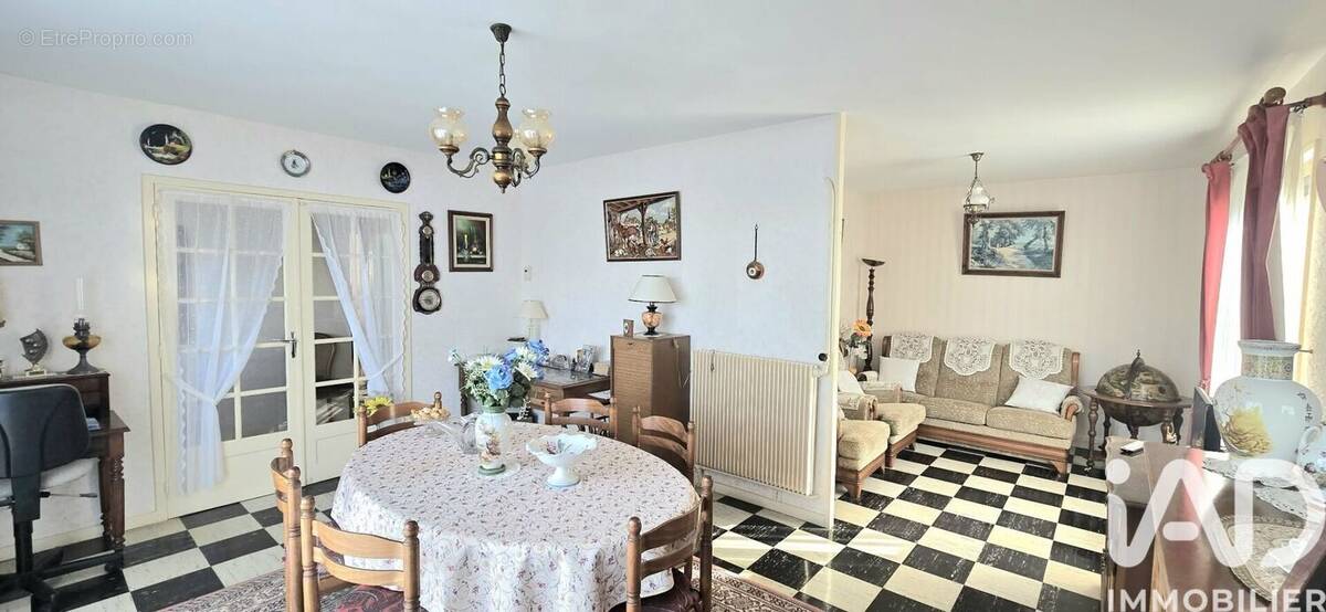 Photo 1 - Maison à LA LOUPE