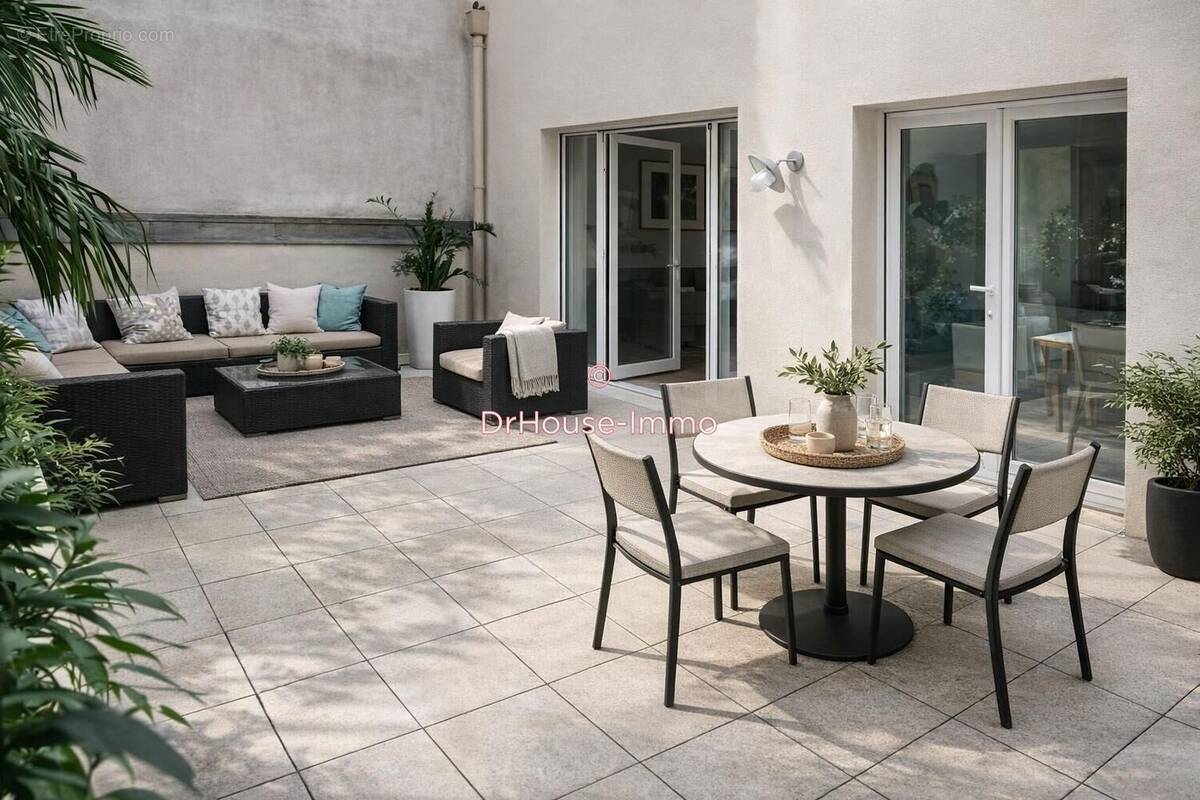 Appartement à PARIS-15E