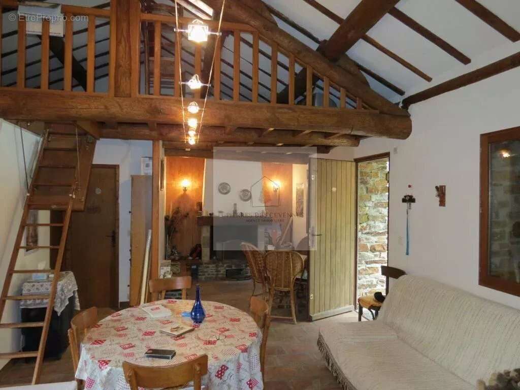 Maison à SAINTE-CROIX-VALLEE-FRANCAISE