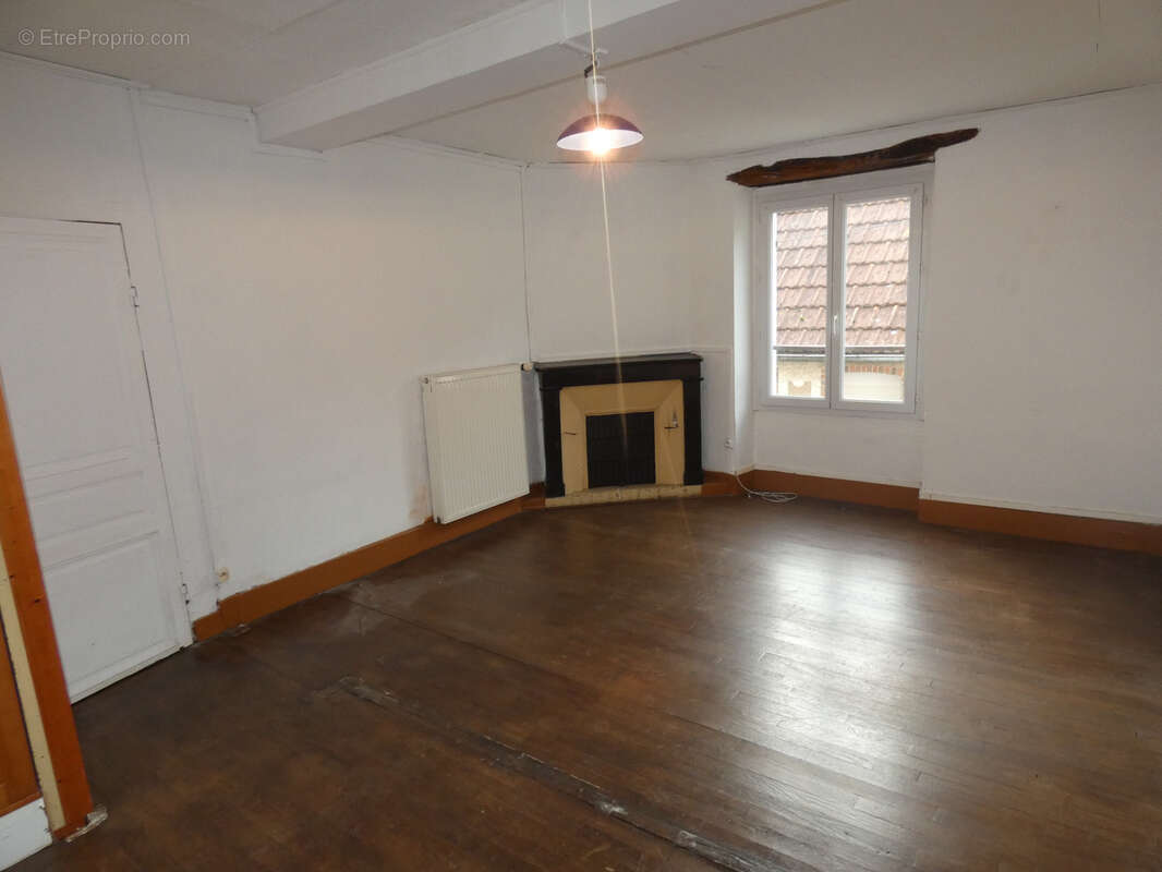 Maison à BRIENON-SUR-ARMANCON