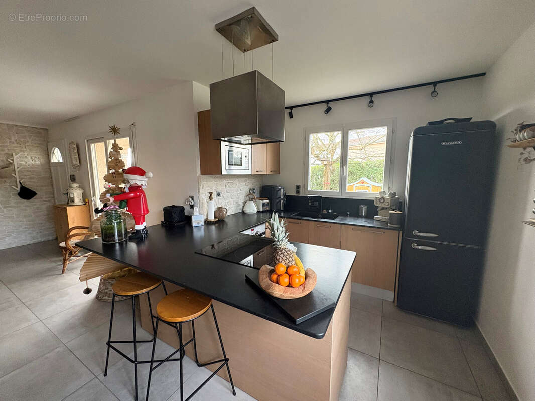 Maison à SAINT-PAUL-DE-VARAX