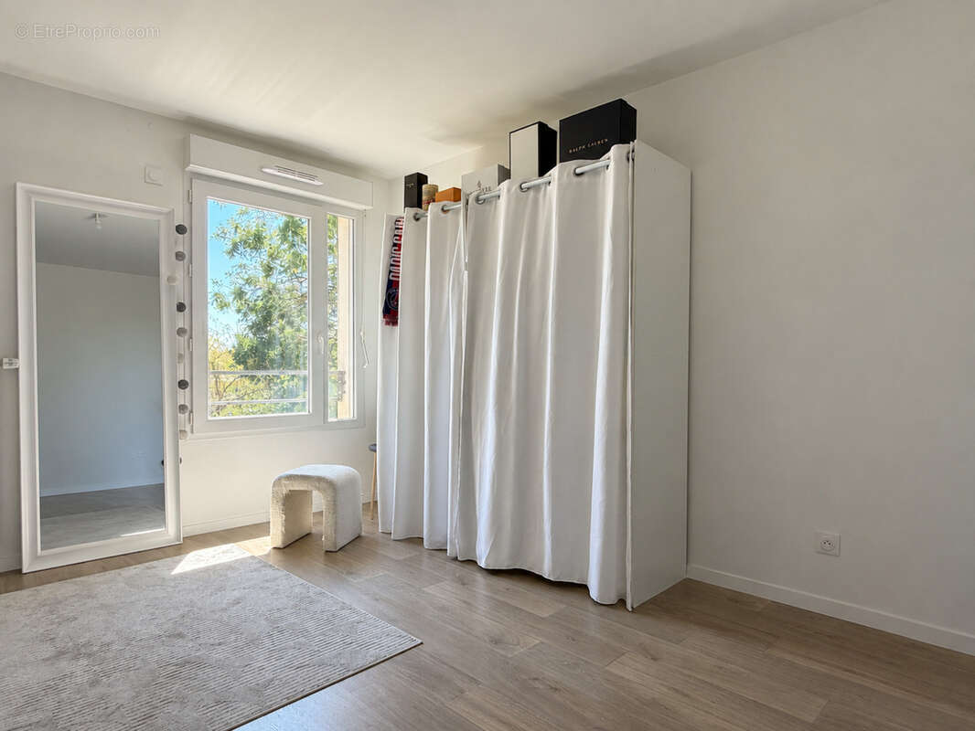 Poitiers, Appartement vendu loué, T3, 2 chambres, Loggia, place de parking privative. - photo 12