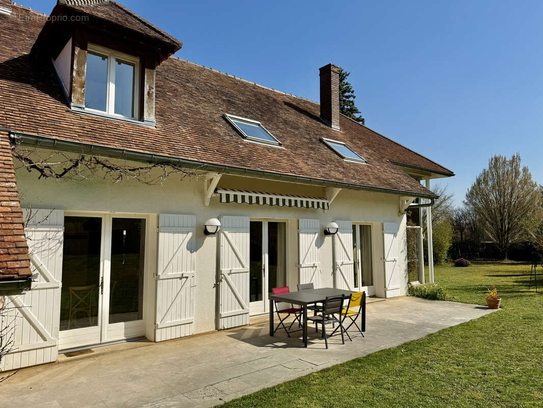 Maison à PONT-SAINTE-MARIE