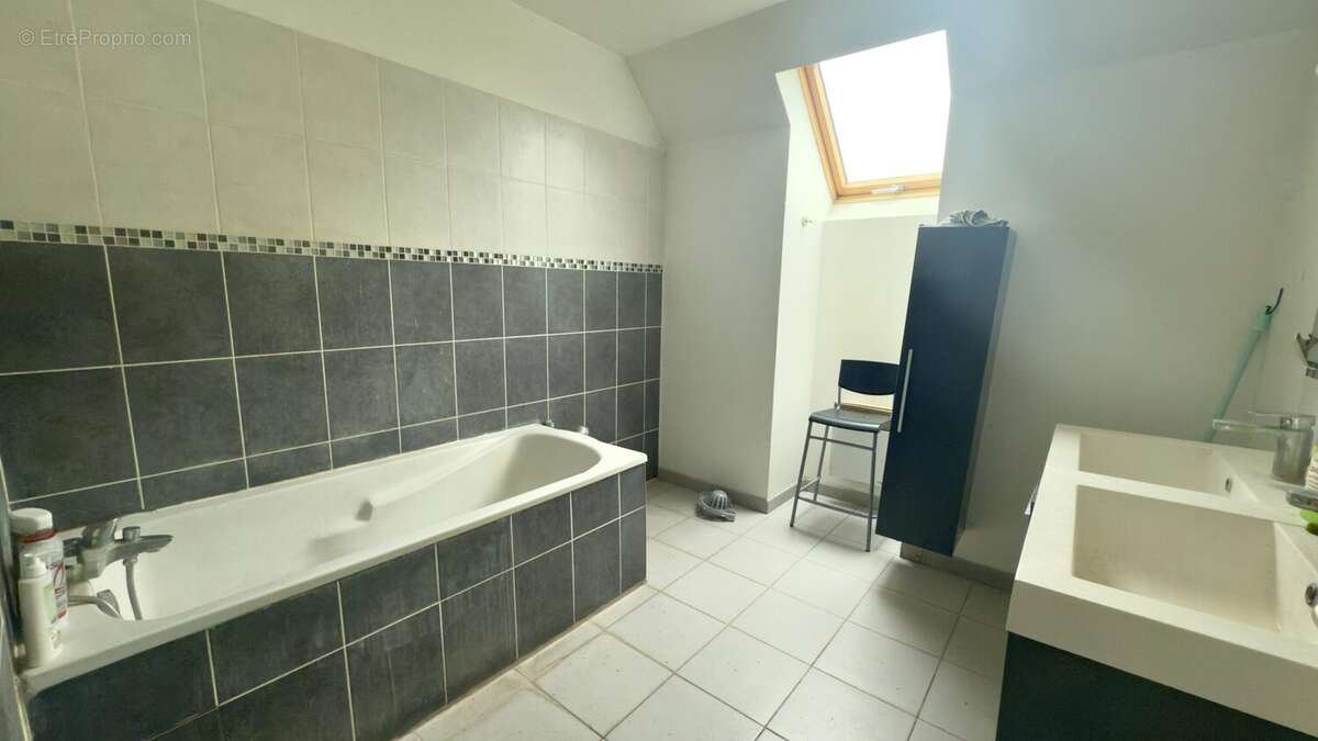 Maison à LES MUREAUX