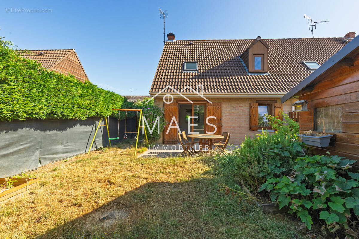 LILLE HELLEMMES   Maison semi-individuelle 3 chambres avec garage et jardin - photo 1