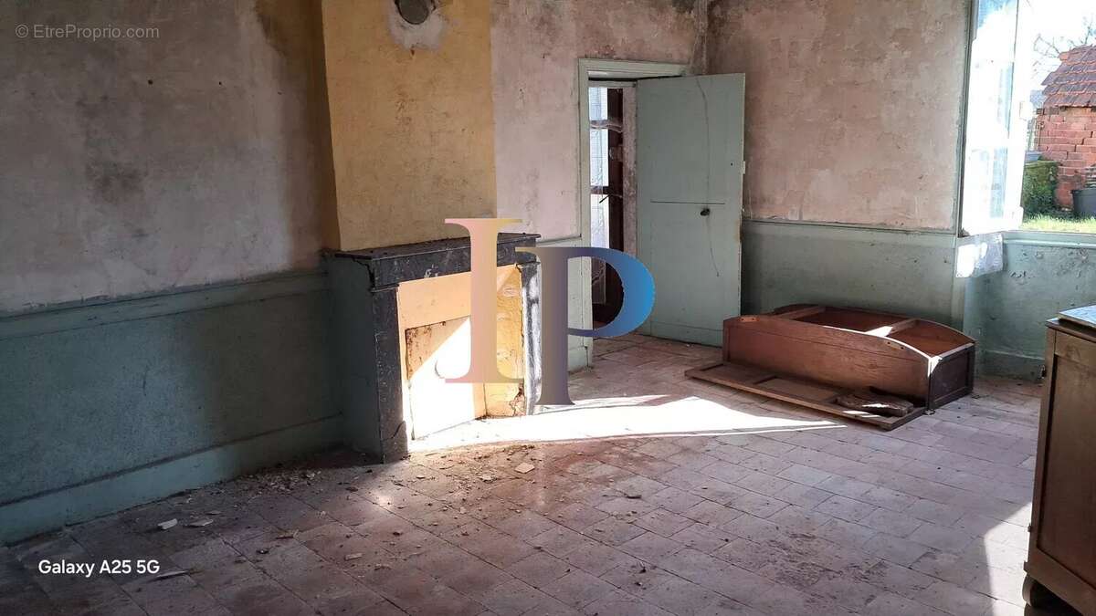 Maison à LA CLAYETTE