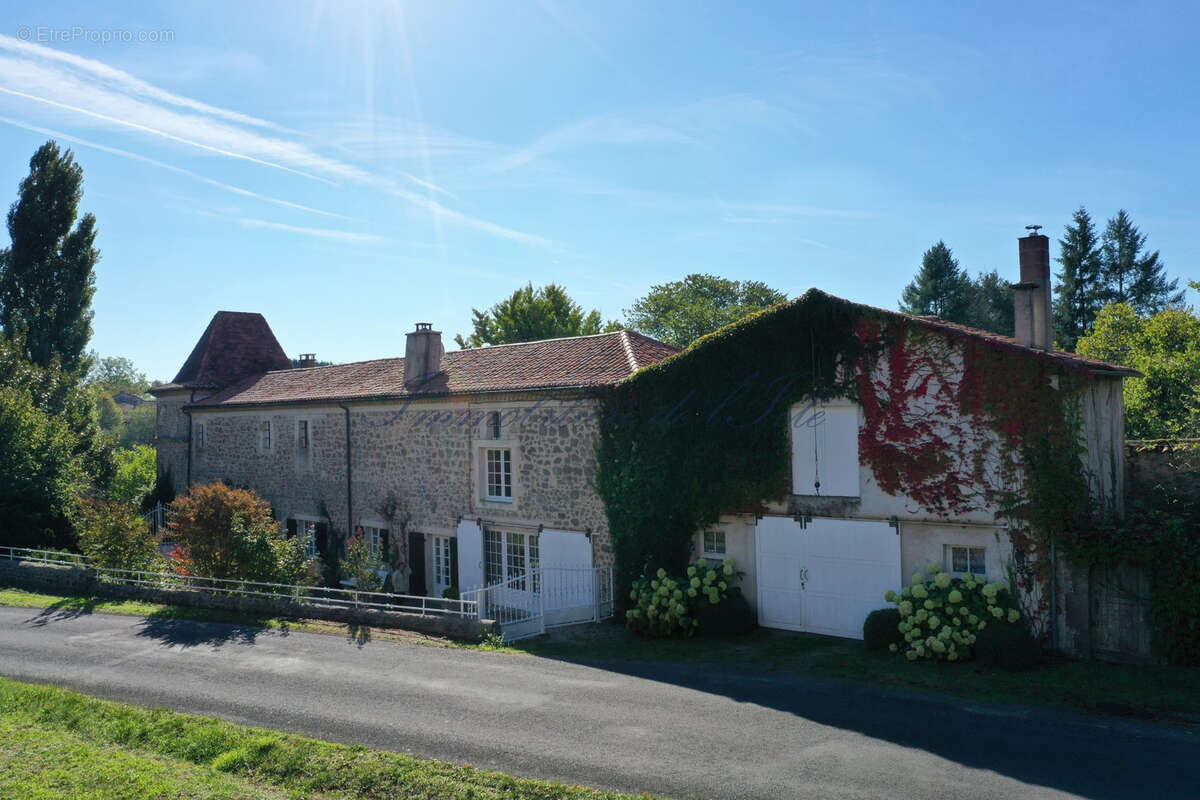 Maison à SAINT-ESTEPHE
