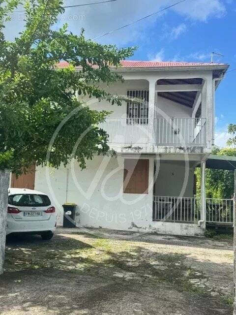 Maison à BAIE-MAHAULT