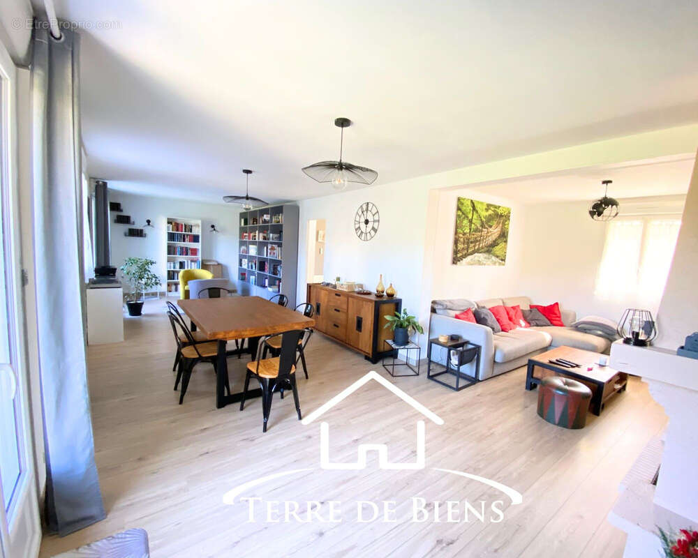 Maison à VIC-SUR-AISNE