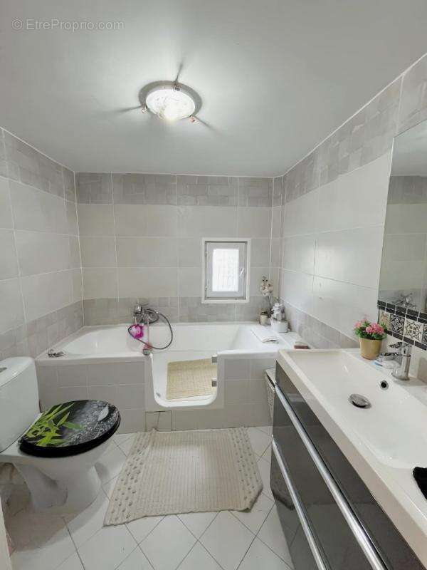 Maison à VILLETANEUSE