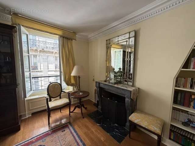 Paris 1er - Etienne Marcel - 2/3 pièces - 53,90m² - 3ème étage - 620 000 euros. - photo 4