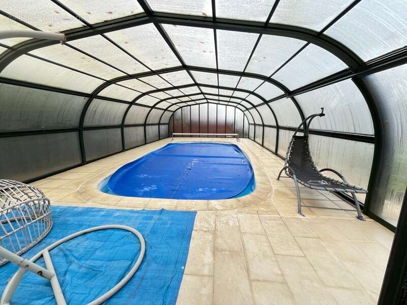 Maison à VILLENEUVE-LES-GENETS