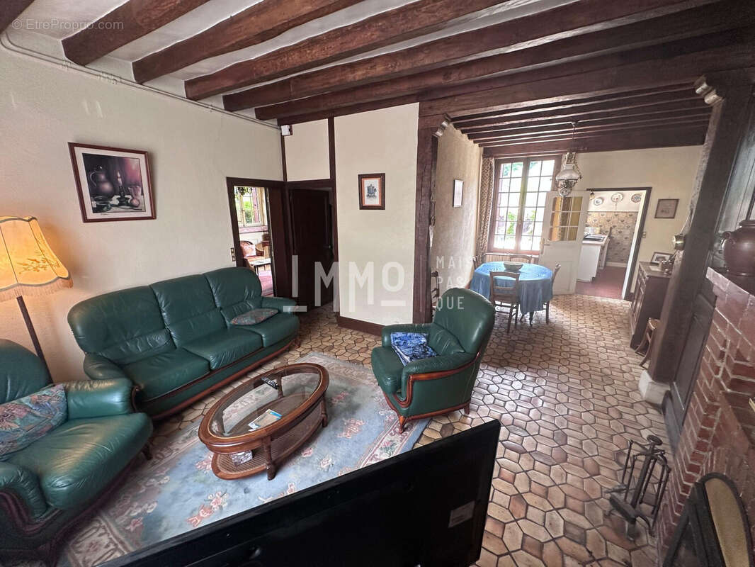 Maison à LA CHARTRE-SUR-LE-LOIR