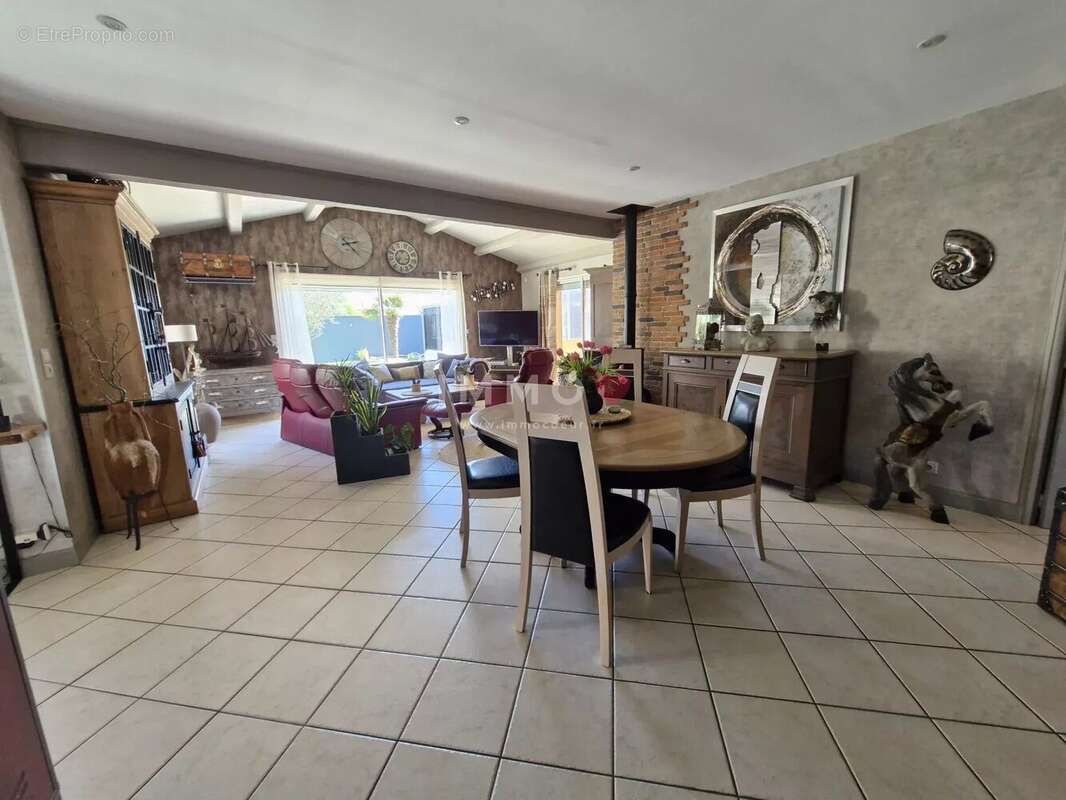 Maison à DOMPIERRE-SUR-MER