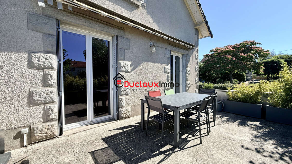 Maison individuelle de 132 m2 avec terrain exceptionnel de 1 590 m2 au cœur d’Ytrac - photo 3