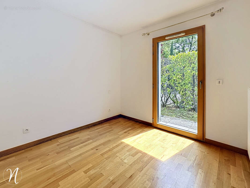 Appartement à SAINT-GENIS-LAVAL