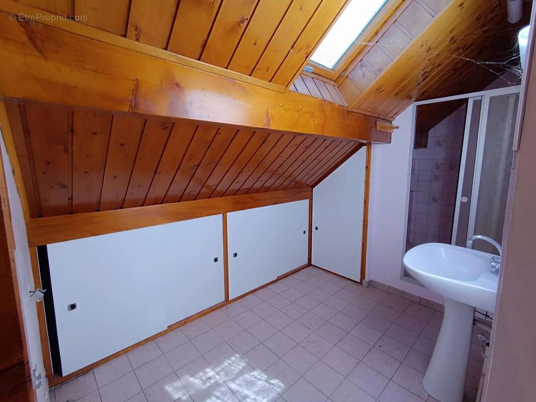 Villard de Lans .Appartement à rénover avec garage double ,local vélo et belle vue ,situé à Villard de Lans - photo 21