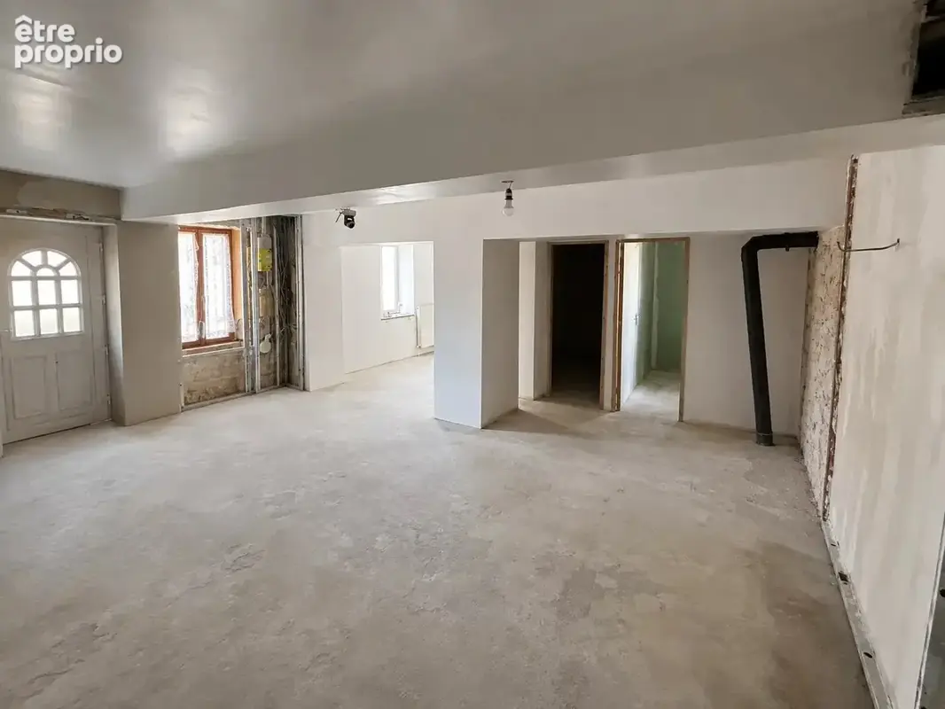 Maison de village à rénover avec grange – Deux-Chaises - photo 4