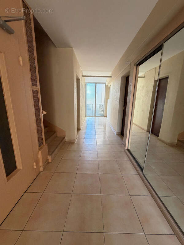 Appartement à VALLAURIS