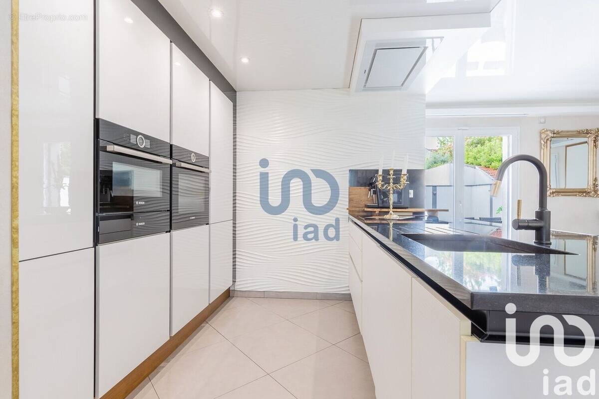 Photo 1 - Maison à MORANGIS