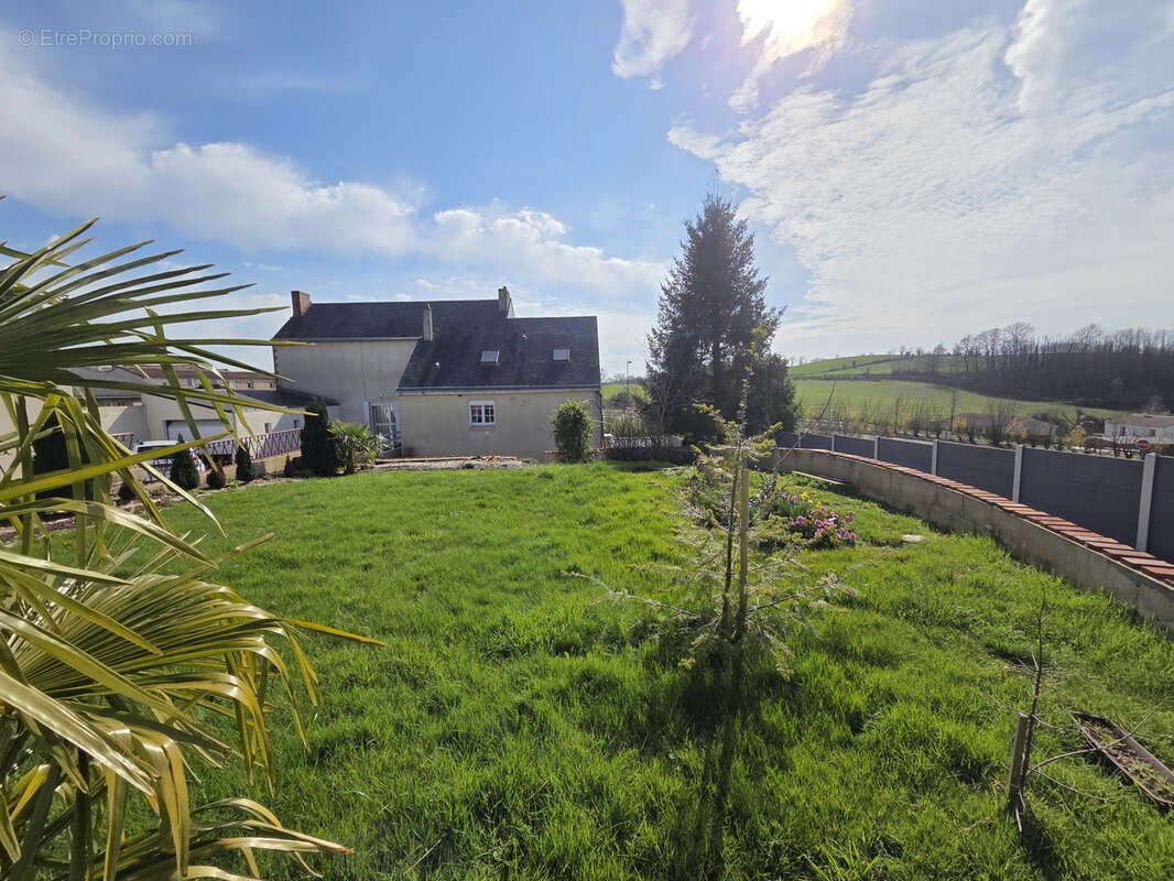 Maison à MENOMBLET
