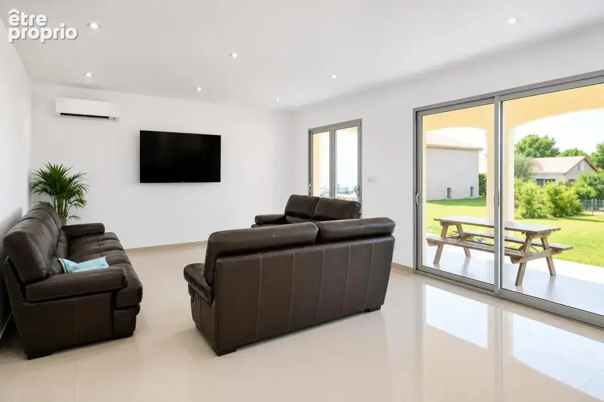 Maison de 5 pièces de 138 m² à La Croix-Blanche - photo 3