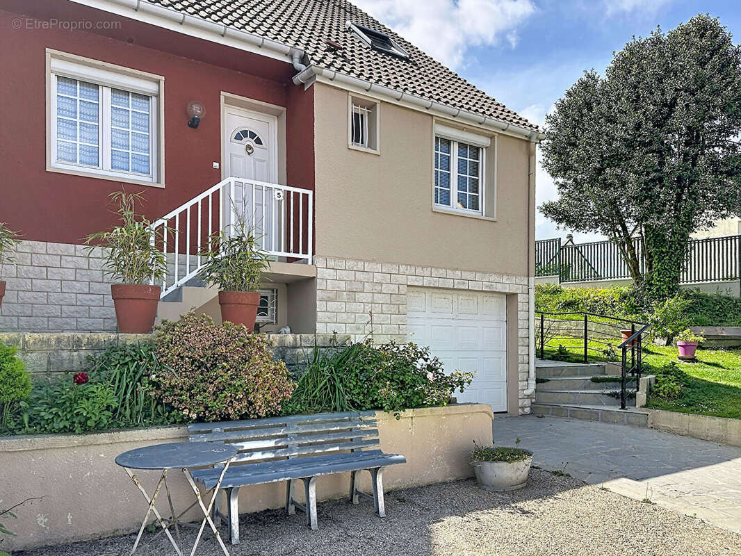 Maison à QUERQUEVILLE