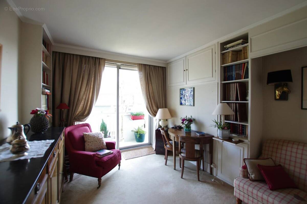 Appartement à FRESNES