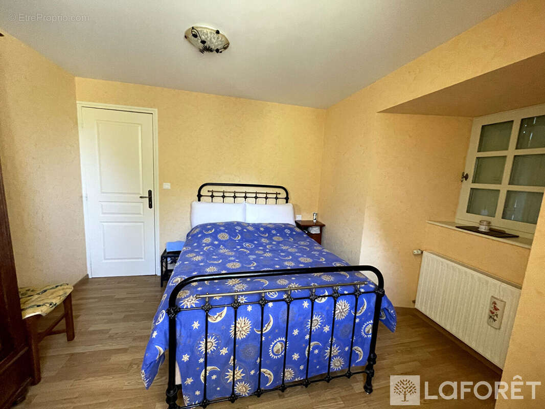 Maison à SAINT-MARTIN-SOUS-VIGOUROUX