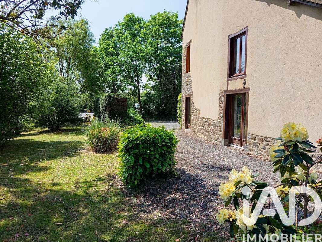Maison 234 m² à La Chapelle-Chaussee  - photo 4
