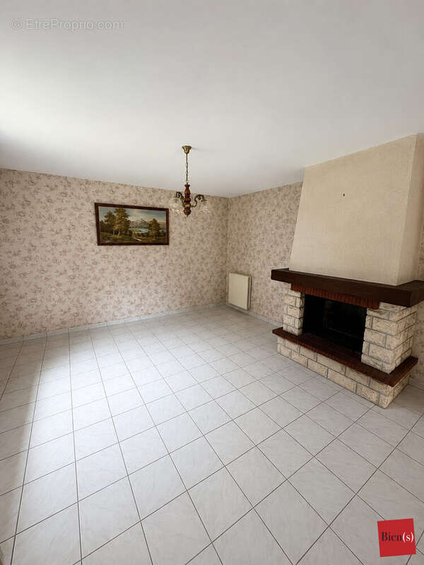Maison à VILLAINES-LA-JUHEL