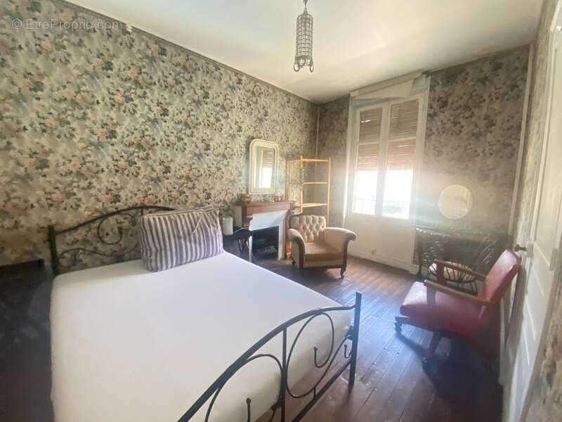 Maison à DUN-LE-PALESTEL