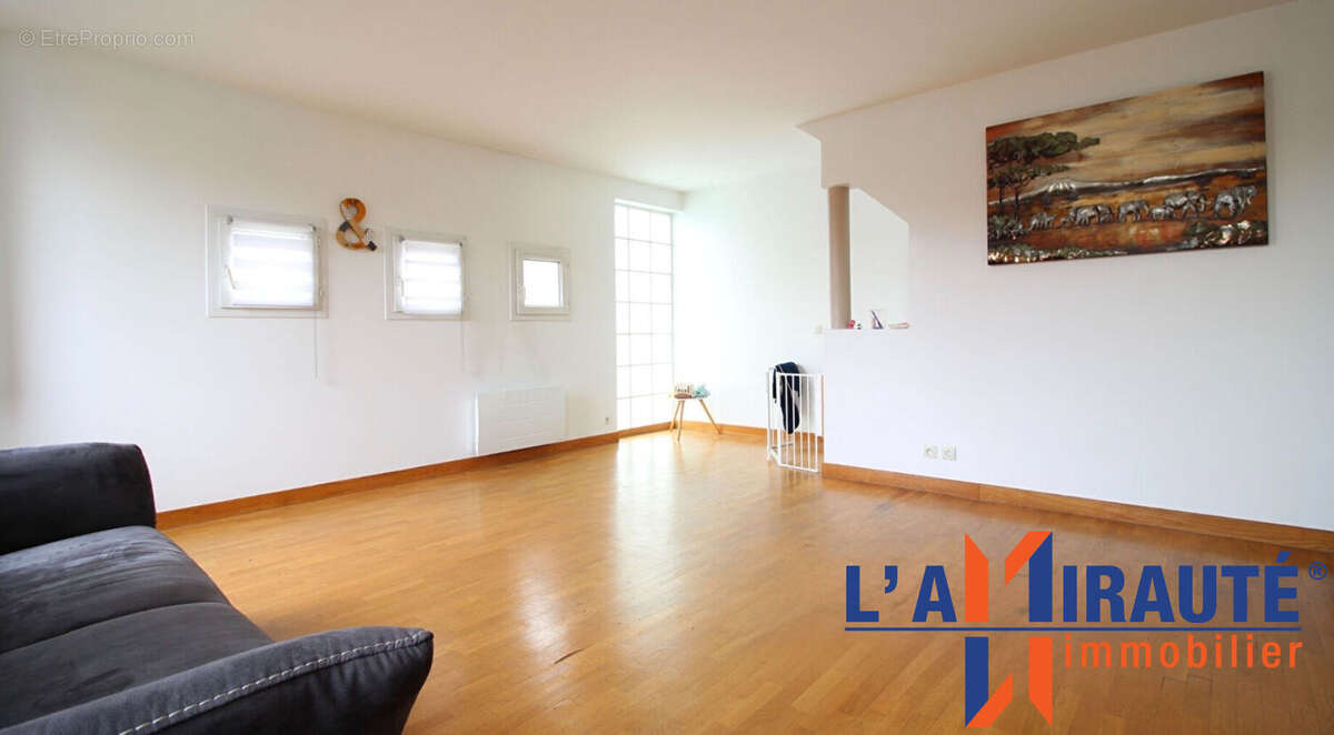 Appartement à SARTROUVILLE