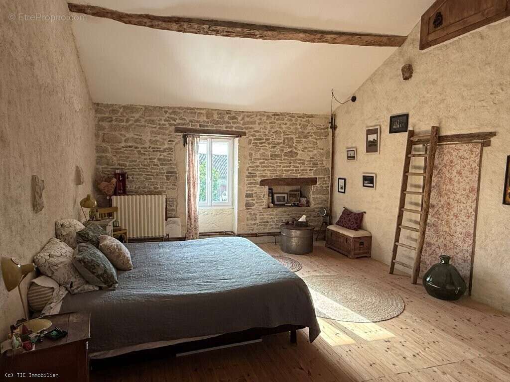 Maison à VILLEFAGNAN