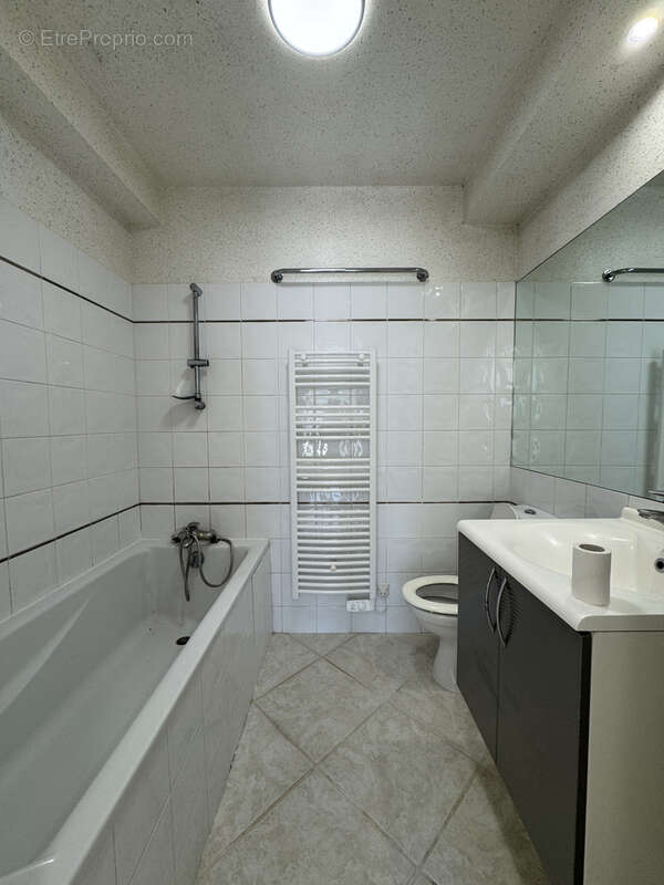 LA ROCHELLE   Maison familiale de plus de 160 m2 avec piscine, jardin clos et double garage - photo 12