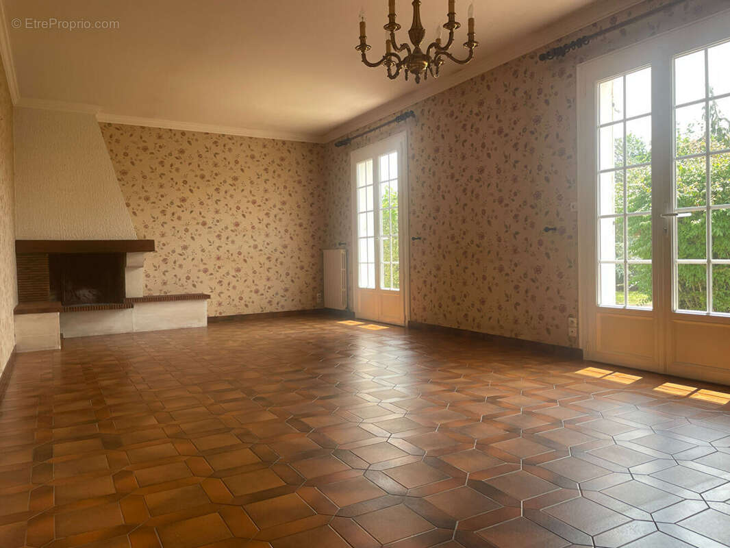 Maison à BOURCEFRANC-LE-CHAPUS