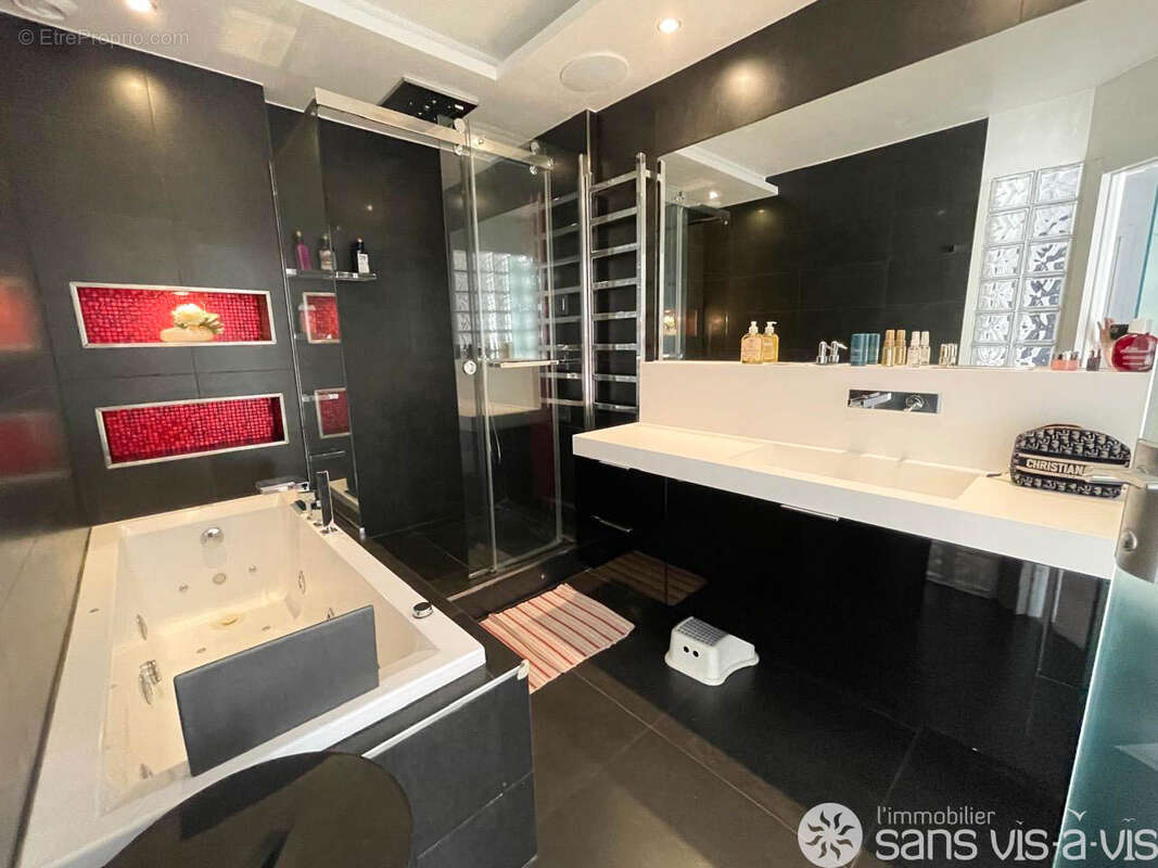 Appartement à SURESNES