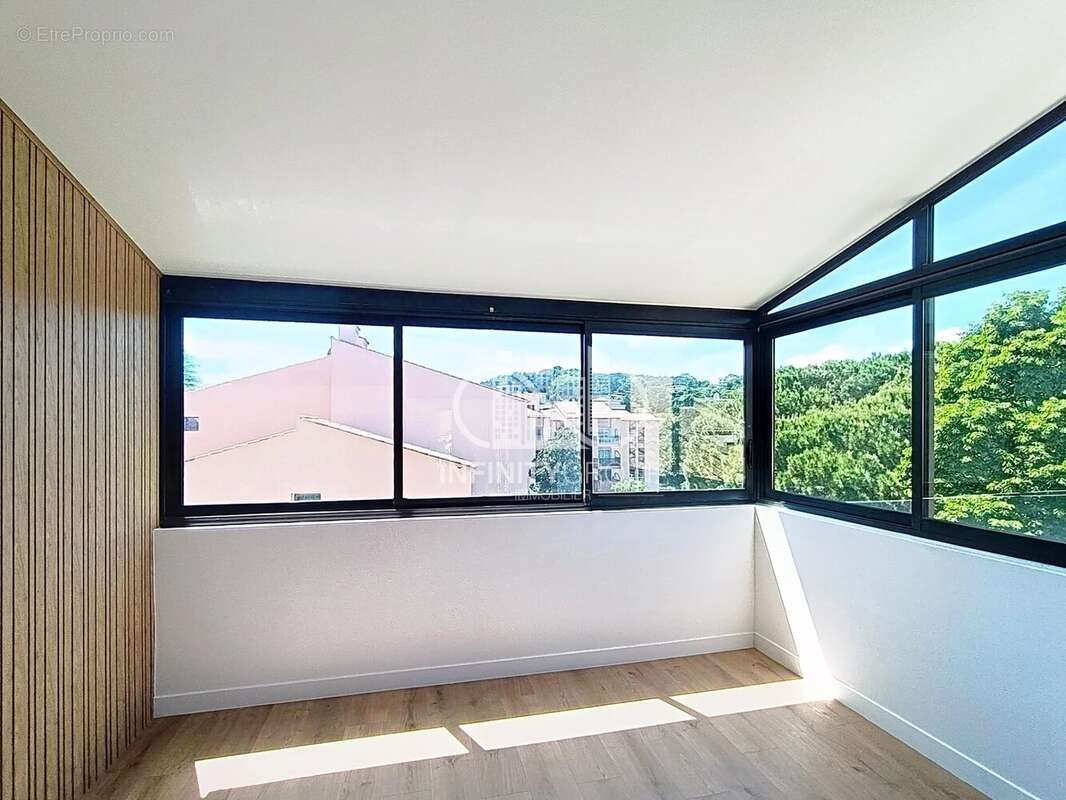 Appartement à MOUGINS