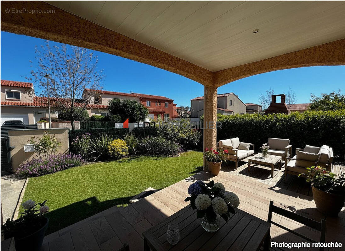 Maison à SAINT-LAURENT-DE-LA-SALANQUE